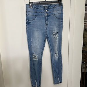 LIKE NEW Refuge Distressed Jeans High Waisted